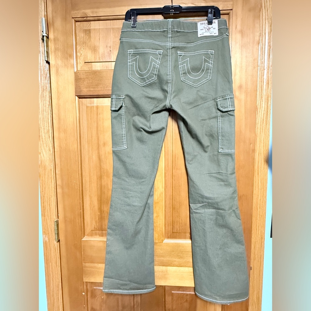 True Religion cargo jeans pocket bootcut jeans green Kalamata size 28 NWOT - Picture 5 of 12